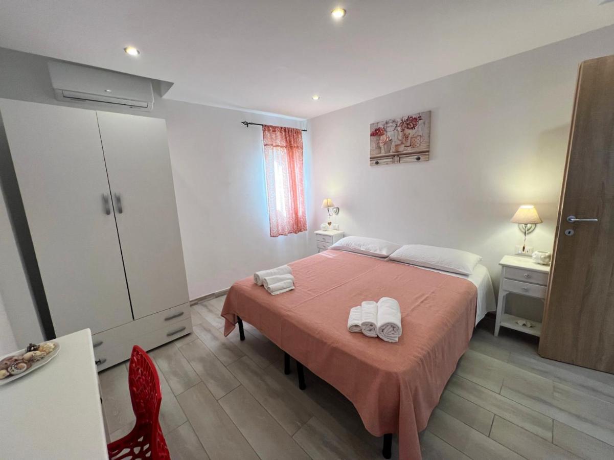 Camere Dieci Maggio Ponza Exterior photo